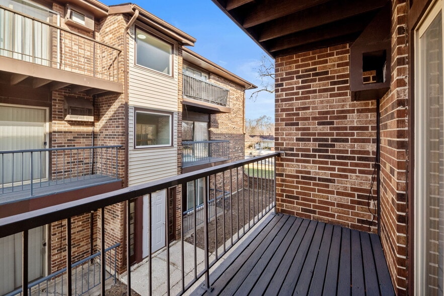 More Photos Of 3069 Bernice Rd, Lansing Apartments For Sale