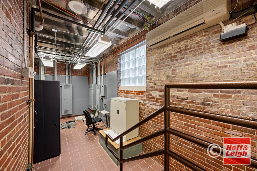 More Photos Of 1800 Triplett Blvd, Akron Restaurant For Sale