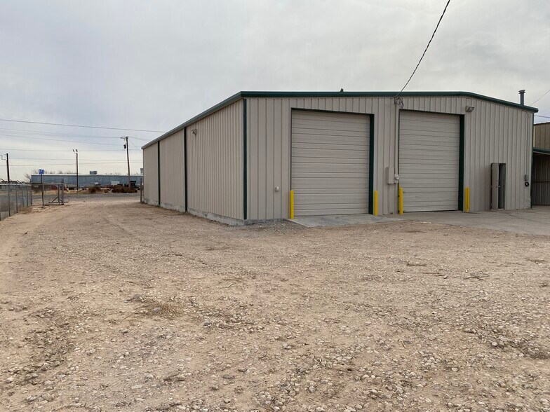 More Photos Of 4700 S County Road 1310, Odessa Warehouse For Lease