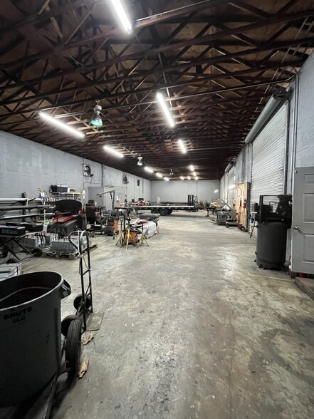 More Photos Of 4831 Phyllis St, Jacksonville Warehouse For Sale