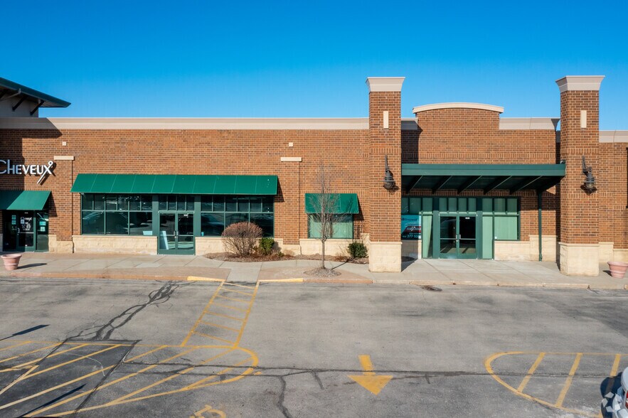 More Photos Of 2305-2495 N 124th St, Brookfield Storefront For Lease