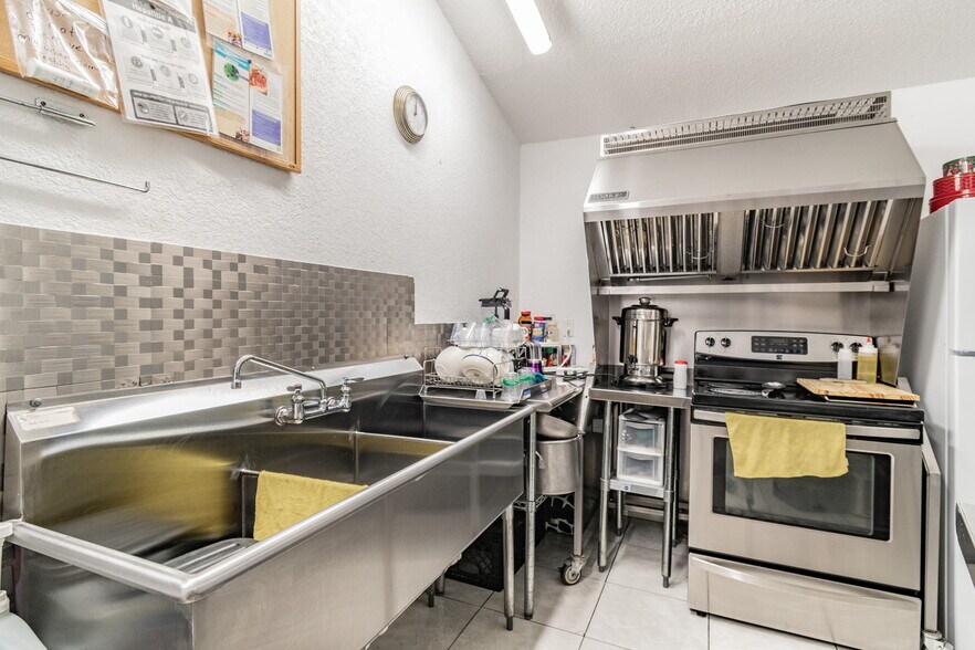 More Photos Of 4407 Millwood Rd, Spring Hill Assisted Living For Sale