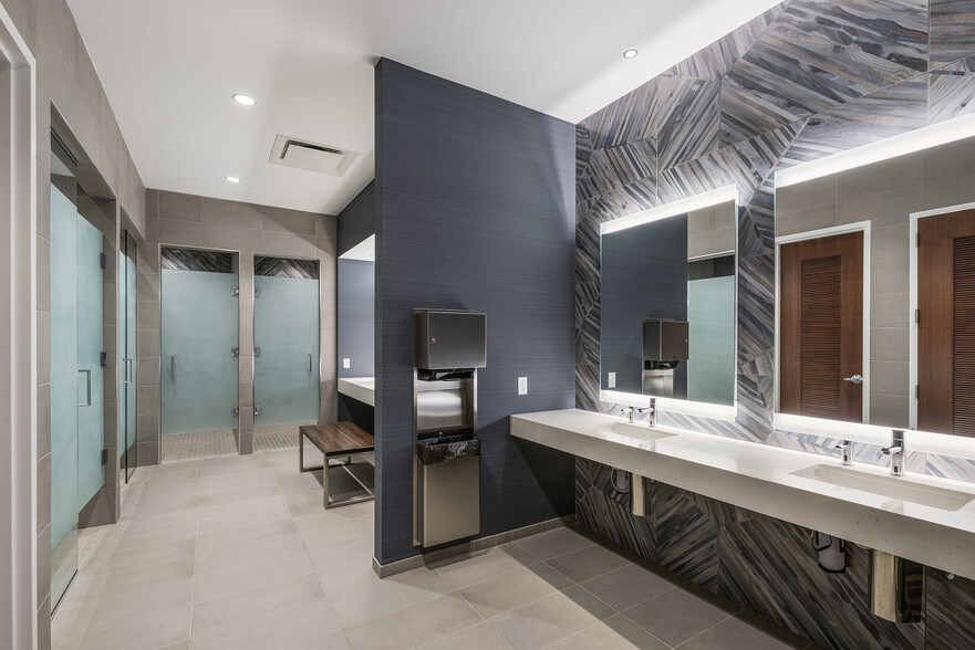 More Photos Of 14545 N Dallas Pky, Dallas Office For Lease