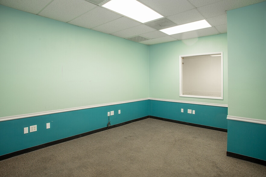 More Photos Of 2029 Broadway St, Eureka Storefront Retail Office For Sale