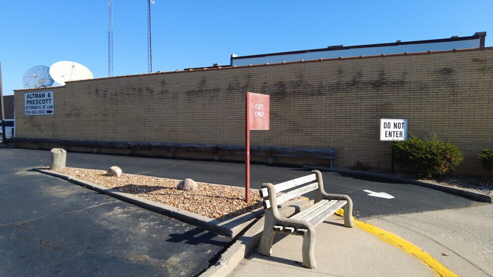 More Photos Of 116 Constitution Plaza, Monticello Office For Sale