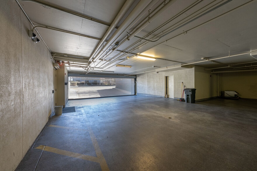 More Photos Of 2960 W Sahara Ave, Las Vegas Office For Lease