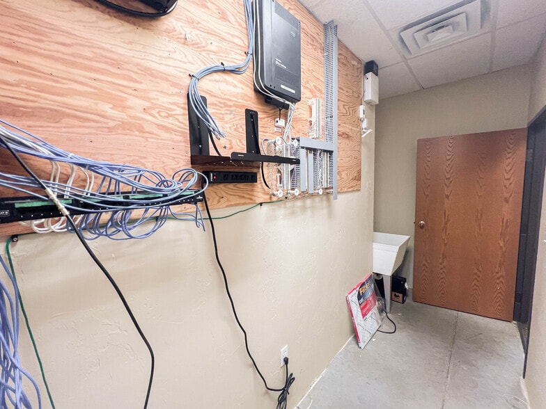 More Photos Of 2820 Global Pky, Midwest City Industrial For Sale
