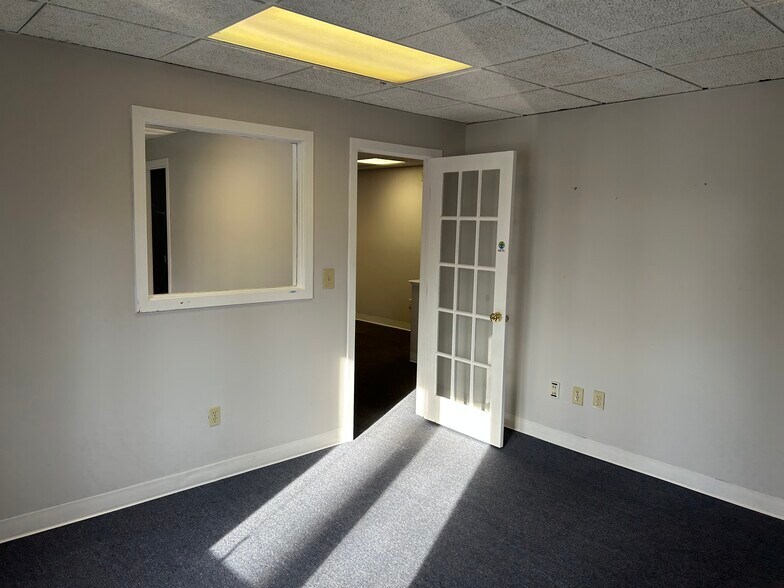 More Photos Of 1-7 Old Sherman Tpke, Danbury Office For Lease