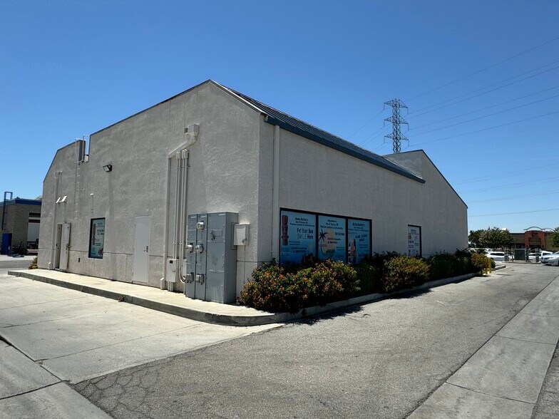 More Photos Of 3726 Coffee Rd, Bakersfield General Retail For Sale
