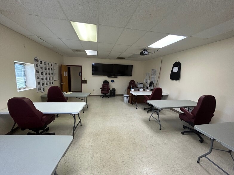 More Photos Of 368 Friendly Road, Ridgeway Industrial For Sale