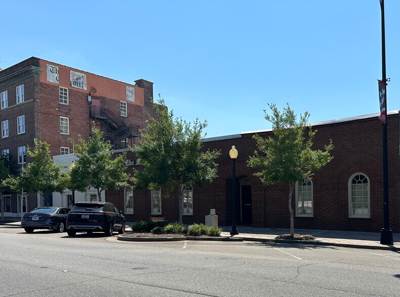 More Photos Of 25 N Main St, Moultrie Office For Sale