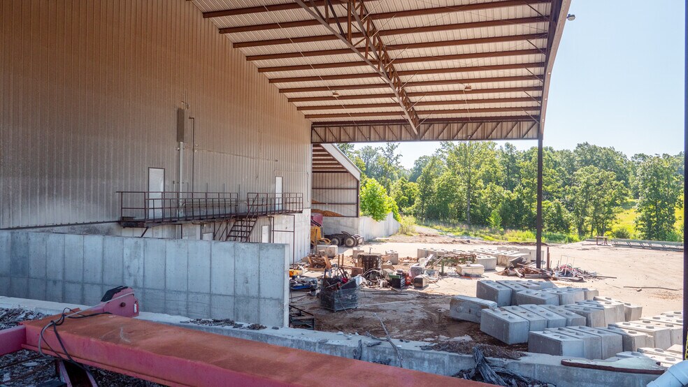 More Photos Of 1975 State Road NN, Climax Springs Warehouse For Sale