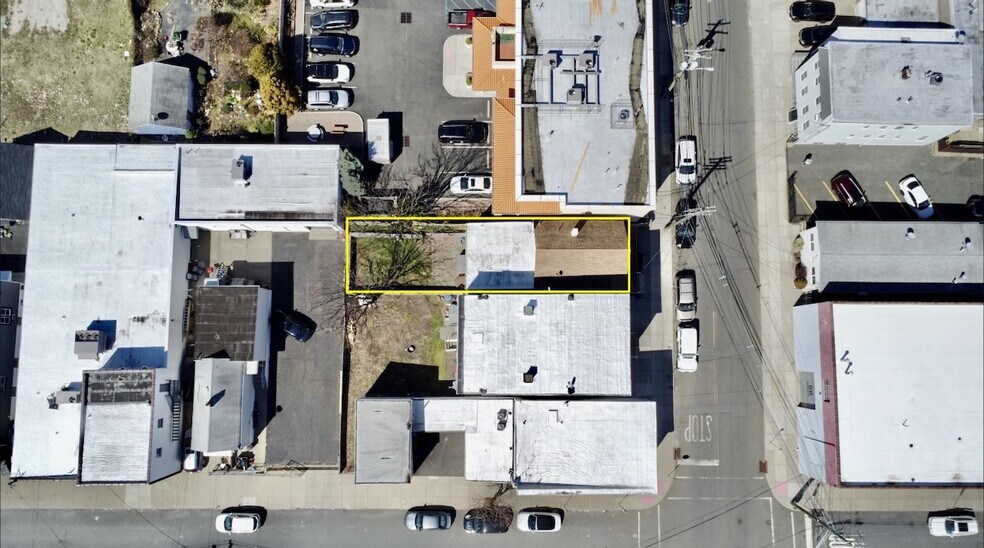 More Photos Of 71 Honiss St, Belleville Apartments For Sale