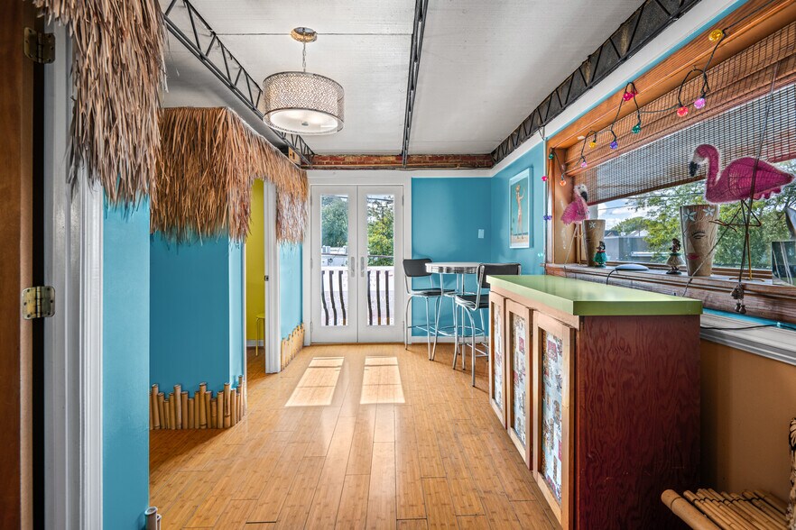 More Photos Of 10 S Crenshaw Ave, Richmond Freestanding For Lease