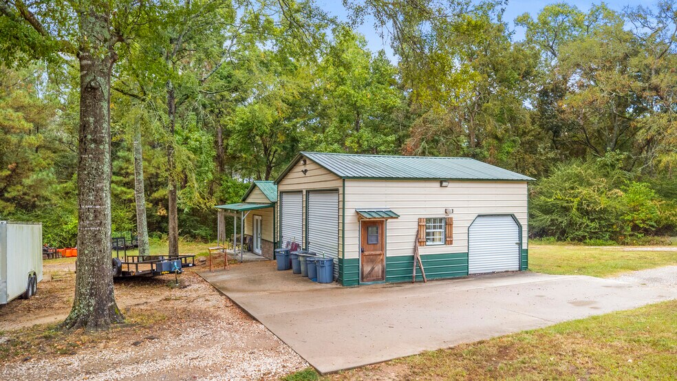 More Photos Of 877 Interstate 45 S, Huntsville Specialty For Sale