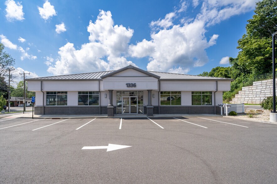 Primary Photo Of 1336 E Main St, Meriden Freestanding For Lease
