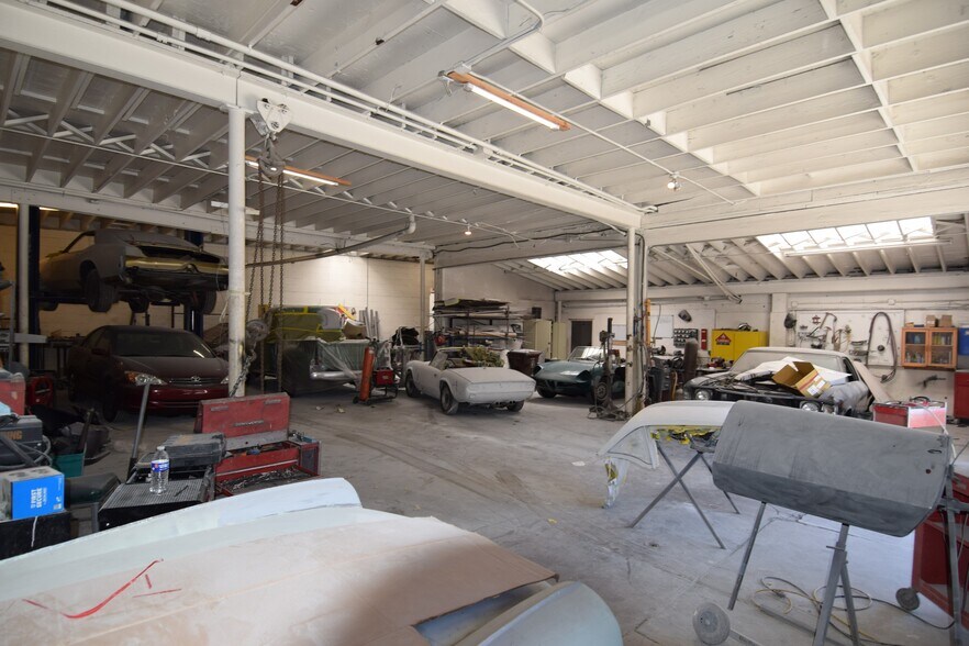 More Photos Of 4020 San Pablo Dam Rd, El Sobrante Warehouse For Sale