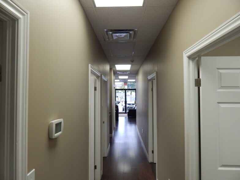 More Photos Of 301 Fruitland Rd, Hamilton Storefront Retail Office For Lease