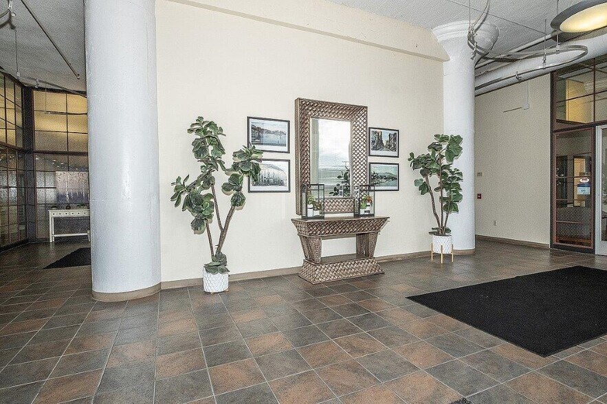 More Photos Of 2001 Main St, Wheeling Office For Lease