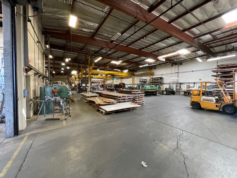 More Photos Of 2970 E Maria St, Rancho Dominguez Manufacturing For Sale