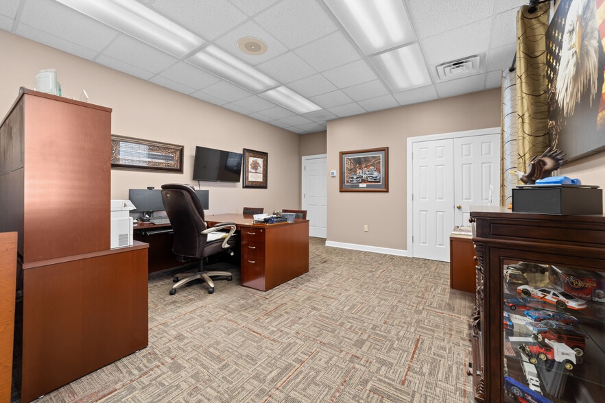 More Photos Of 824 S Dekalb St, Shelby Medical For Sale