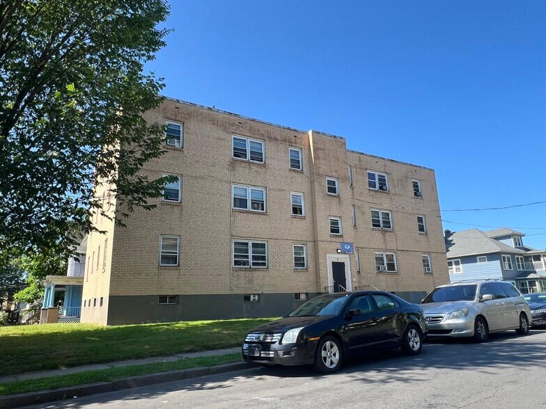 More Photos Of 7 Norfolk St, Hartford Apartments For Sale