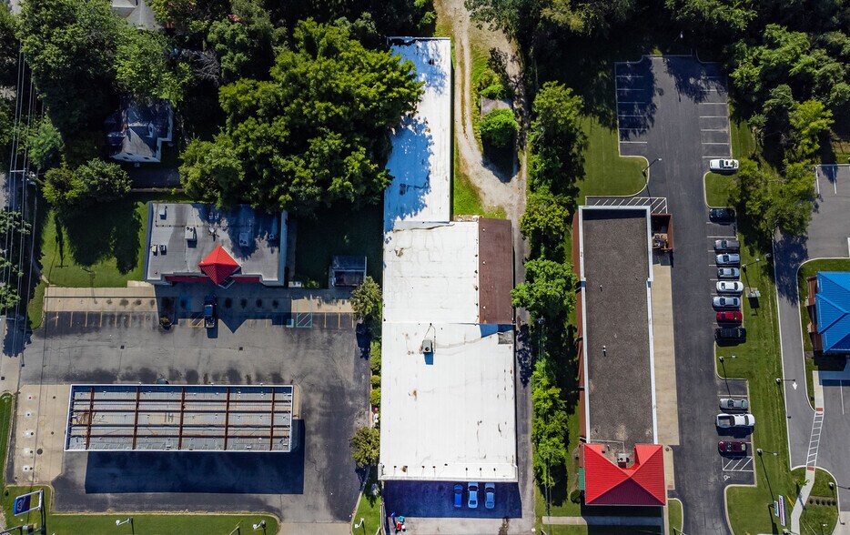 More Photos Of 10509 Dixie Hwy, Louisville Freestanding For Lease