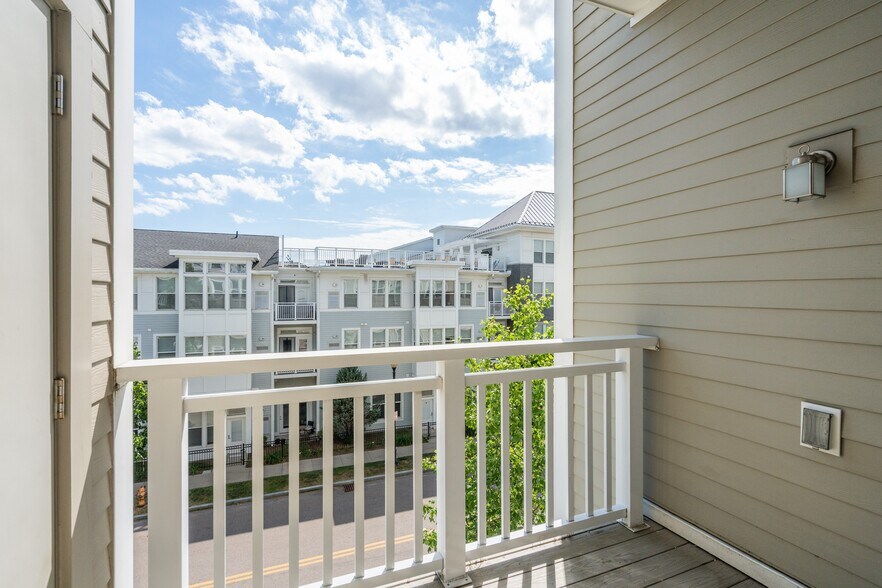 More Photos Of 200-220 Trotter Rd, Weymouth Apartments For Lease