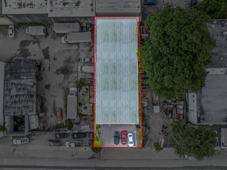More Photos Of 1996 NW 22nd St, Miami Warehouse For Sale