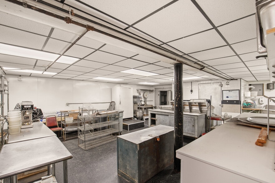 More Photos Of 105 E Main St, Somerset Storefront Retail Residential For Sale