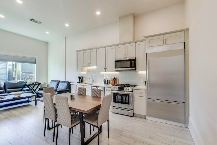 More Photos Of 751 Capp st, San Francisco Apartments For Sale