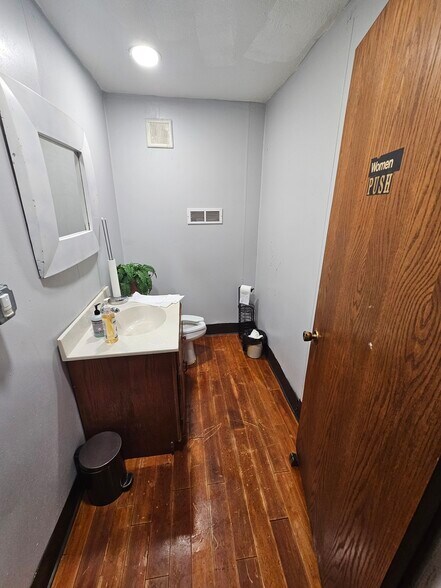More Photos Of 216 E Main St, Batavia Storefront Retail Residential For Sale