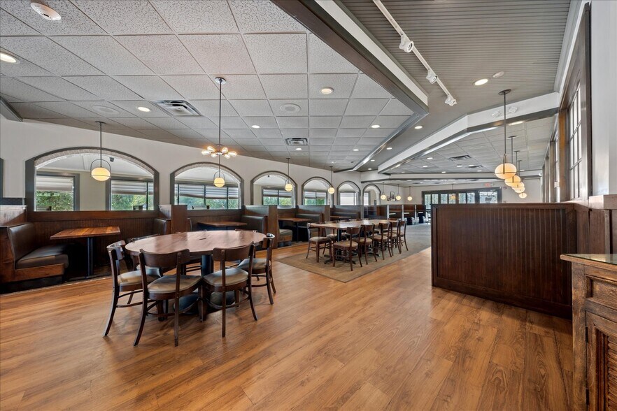 More Photos Of 1202 Murfreesboro Rd, Franklin Restaurant For Lease