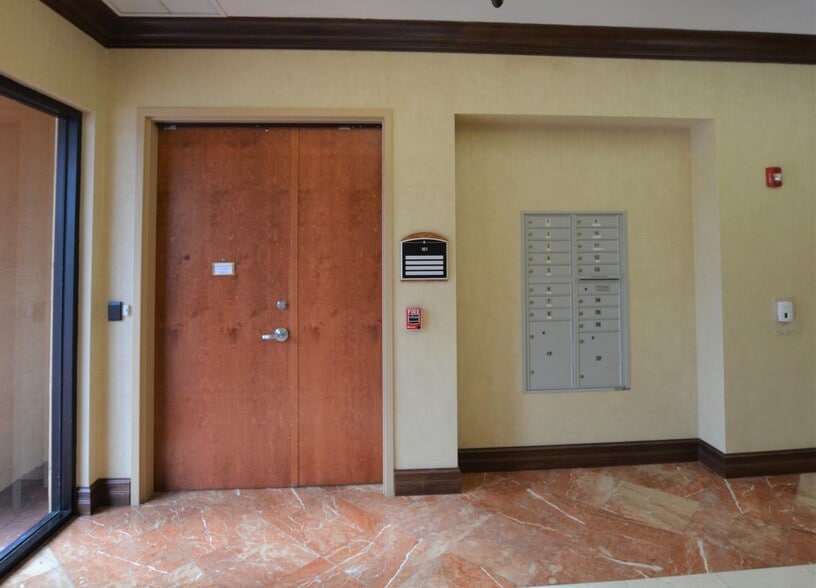 More Photos Of 2100 SE Hillmoor Dr, Port Saint Lucie Medical For Lease