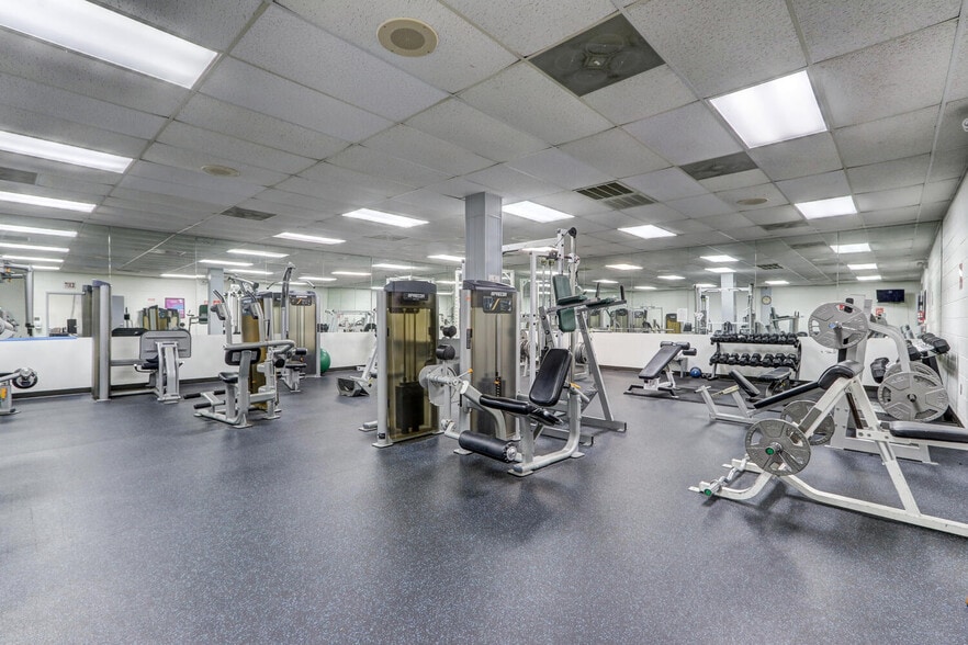 More Photos Of 600 S 5th Ave, Mayodan Health Club For Sale