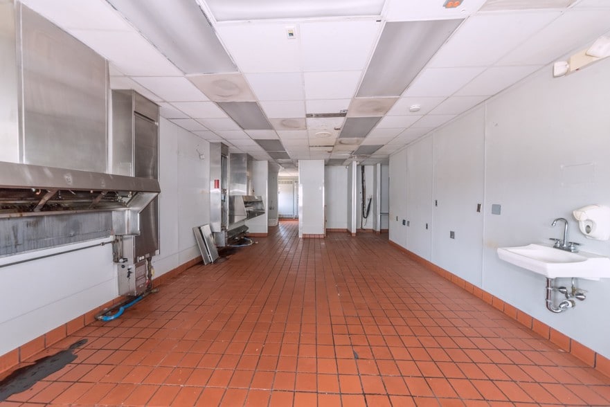 More Photos Of 3123 Route 9W, Saugerties Restaurant For Lease