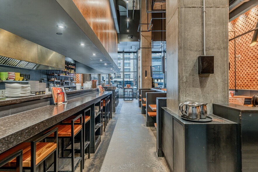 More Photos Of 1202 Av Union, Montréal Apartments For Sale