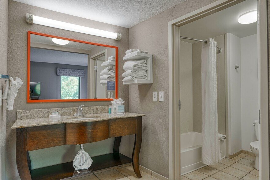 More Photos Of 321 S Lake Cortez Dr, Apopka Hospitality For Sale