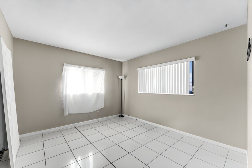 More Photos Of 1481 NW 22nd St, Fort Lauderdale Apartments For Sale
