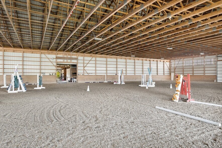 More Photos Of 1200 Cross River Dr, Riverhead Horse Stables For Sale