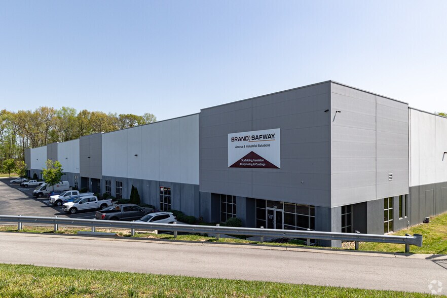 More Photos Of 1922 Old Murfreesboro Pike, Nashville Industrial For Sale