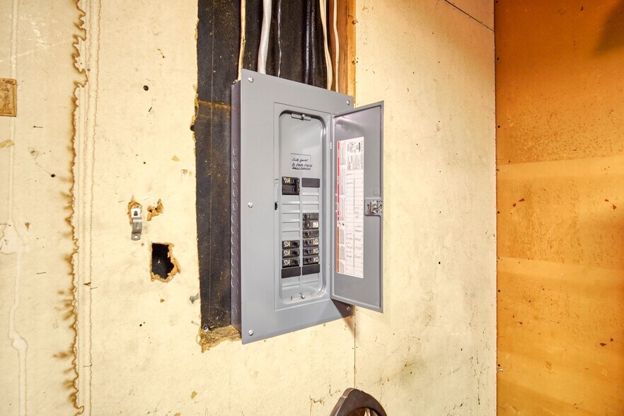 More Photos Of 3980 Ann Arbor Rd, Jackson Light Manufacturing For Sale