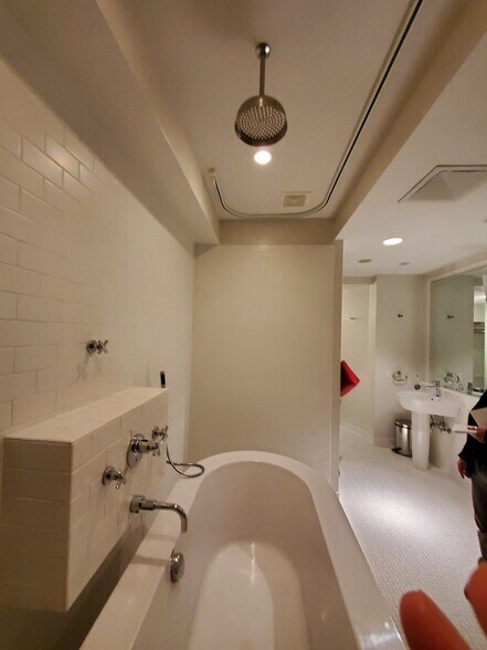 More Photos Of 235 E 58th St, New York Storefront Retail Residential For Sale