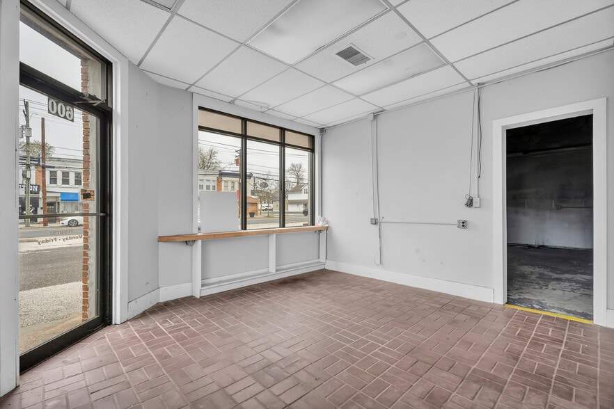 More Photos Of 600 White Horse Pike, Oaklyn Auto Repair For Sale