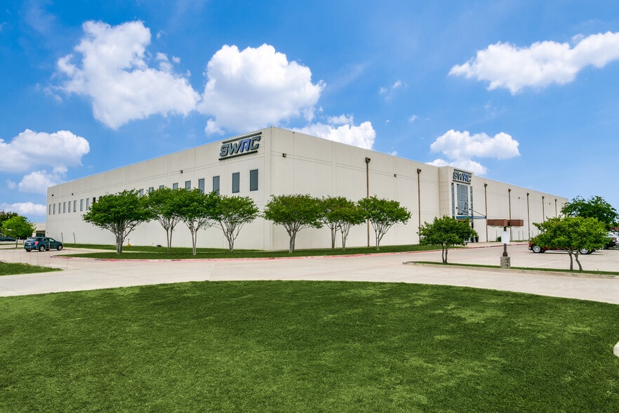 Primary Photo Of 2800 N Interstate 35E, Carrollton Industrial For Sale