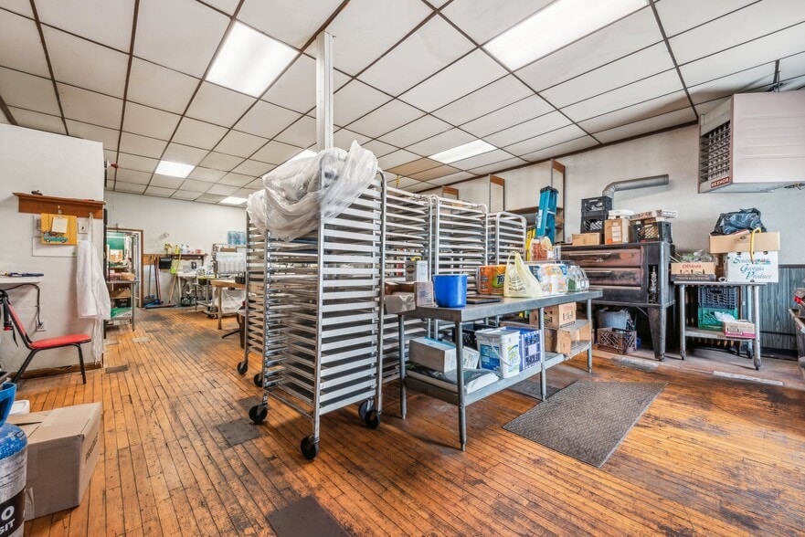 More Photos Of 615 Ligonier St, Latrobe Restaurant For Sale