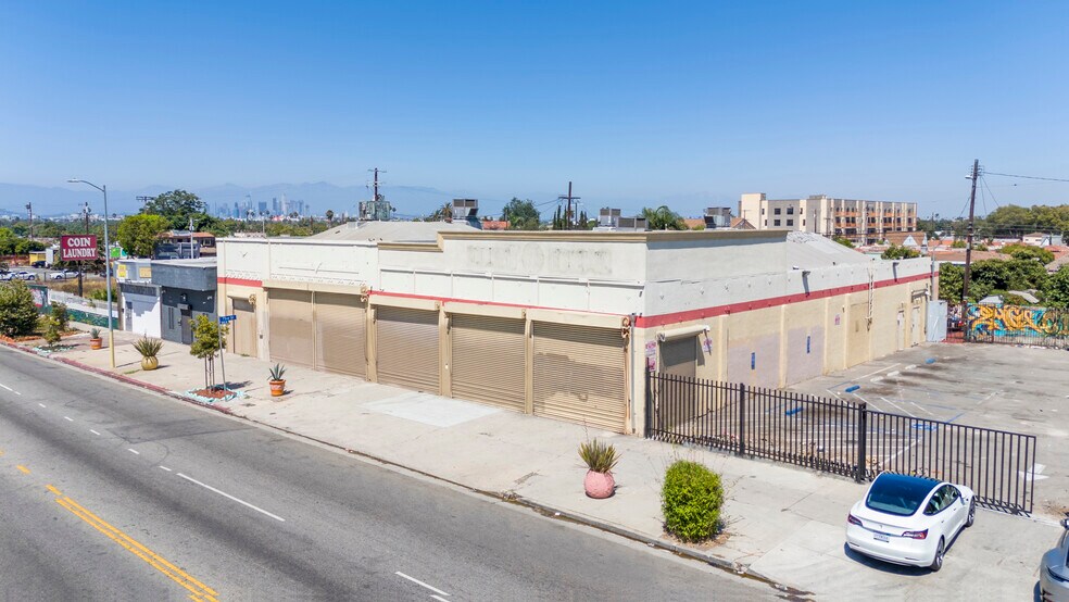 More Photos Of 7300 S Western Ave, Los Angeles Freestanding For Lease
