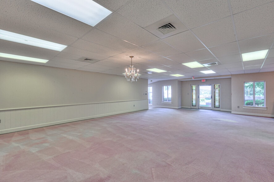 More Photos Of 228 S Military Ave, Lawrenceburg Religious Facility For Sale
