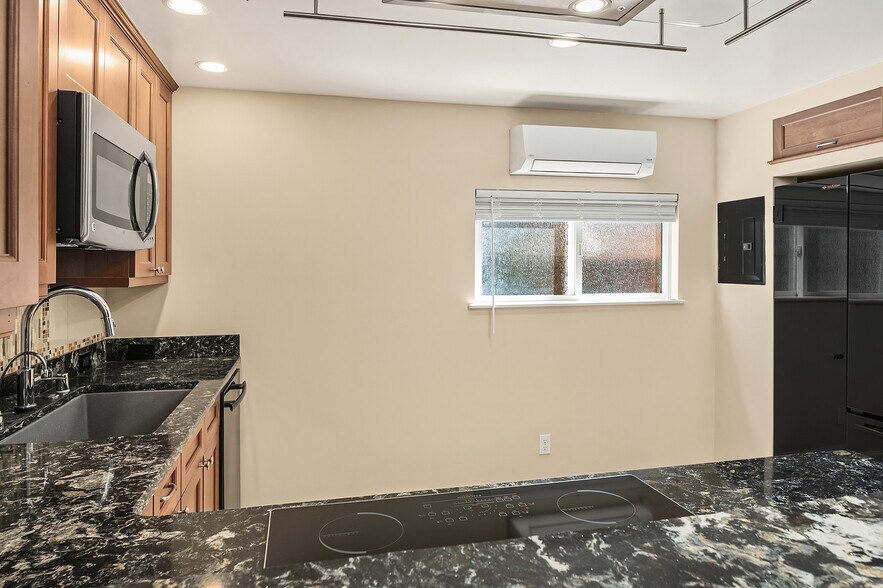More Photos Of 1510 NE 170th St, Shoreline Apartments For Sale
