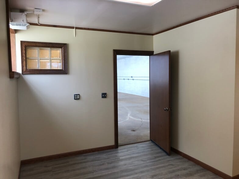 More Photos Of 2100 S 57th St, West Allis Warehouse For Sale